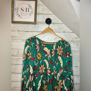 Floral smocked sleeve green paisley top from Ninety. Size large